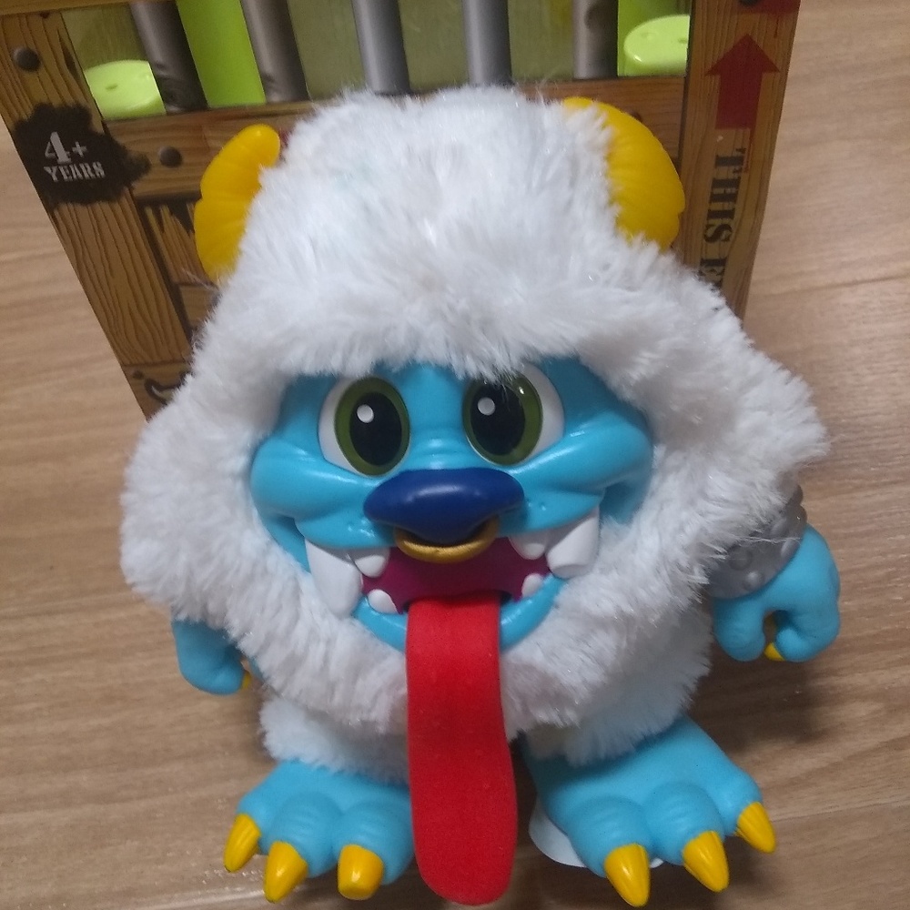 Crate creature lights up and moves noise